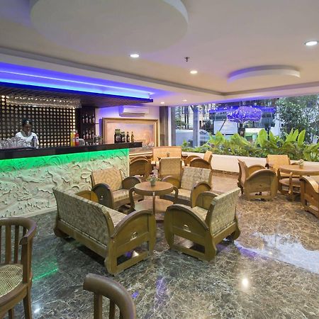 Grand Puri Saron Hotel Malioboro Yogyakarta Eksteriør billede