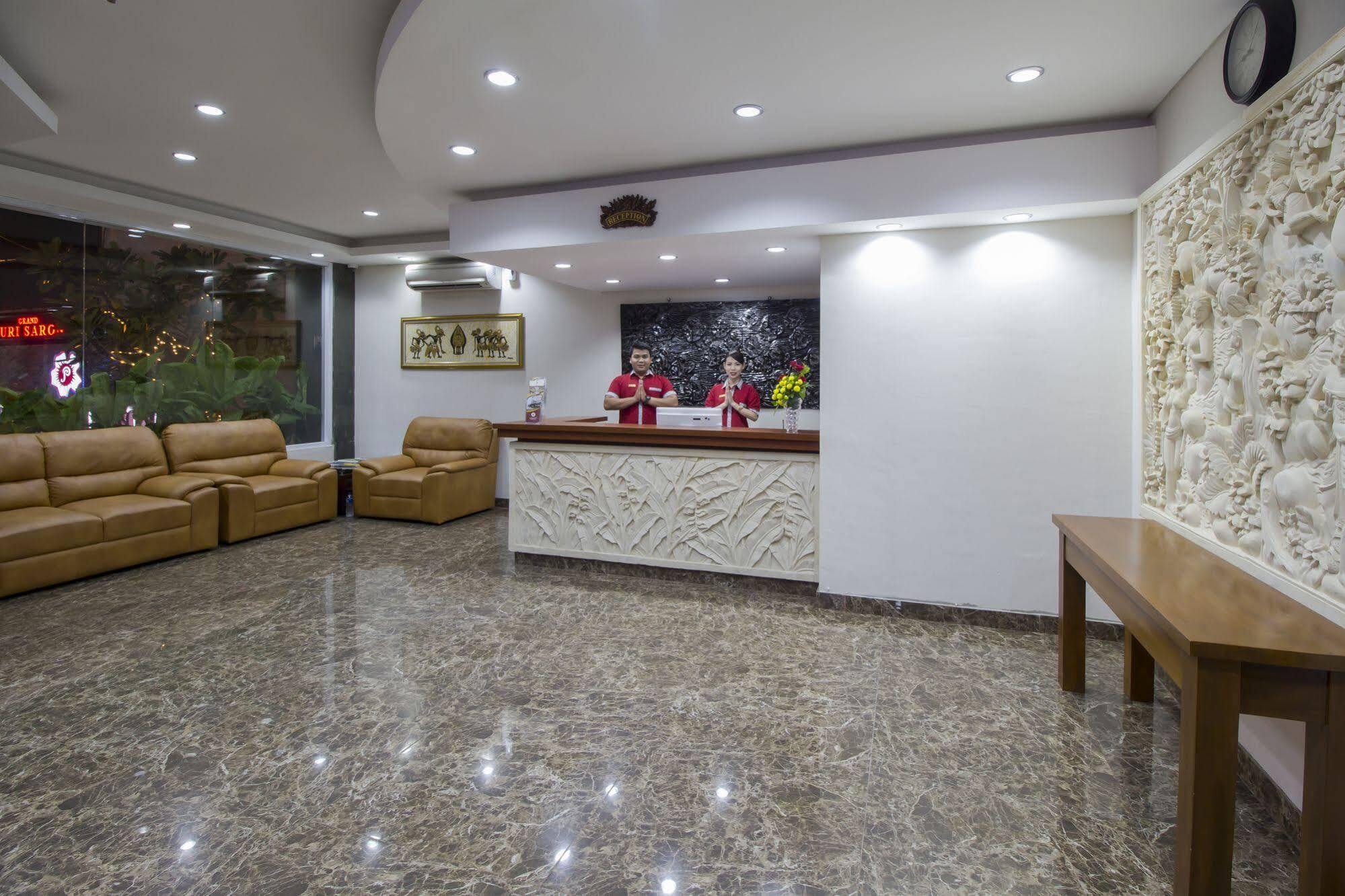 Grand Puri Saron Hotel Malioboro Yogyakarta Eksteriør billede