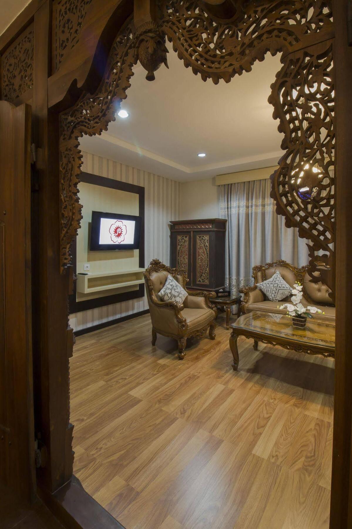 Grand Puri Saron Hotel Malioboro Yogyakarta Eksteriør billede