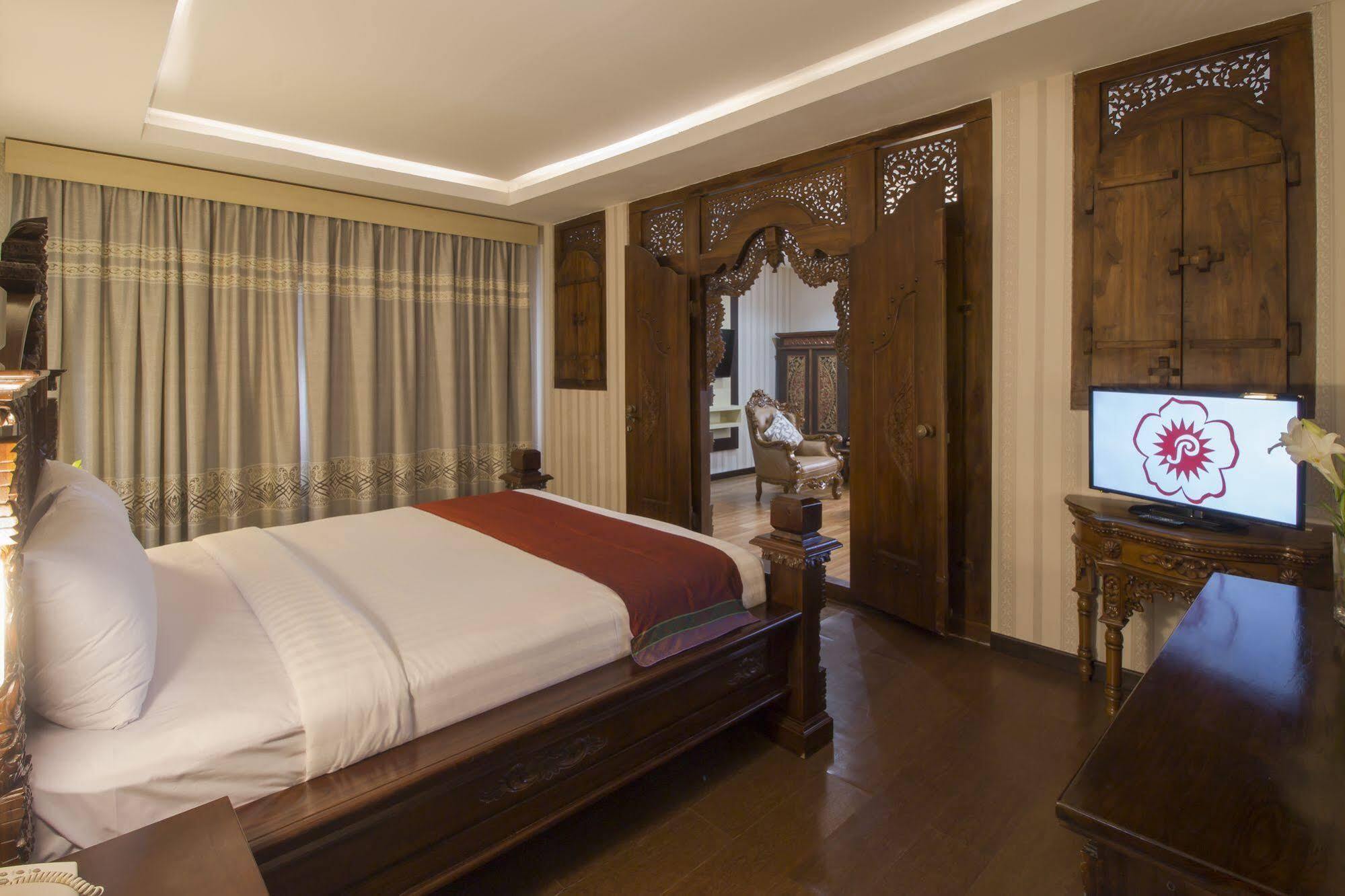 Grand Puri Saron Hotel Malioboro Yogyakarta Eksteriør billede